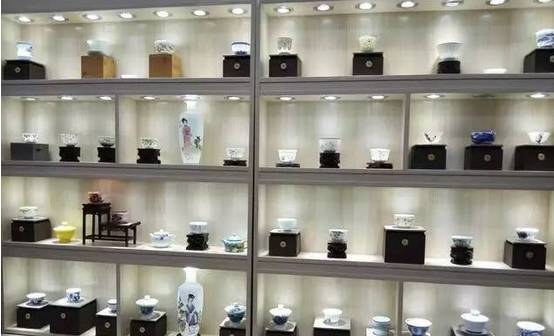 景德鎮陶瓷藝術交流展在漢博文化產業園國際藝術港隆重開幕